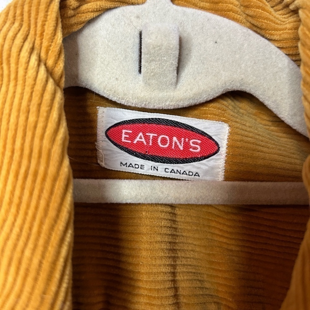 Vintage Eaton’s corduroy jacket size M in mustard yellow. - Picture 2 of 8